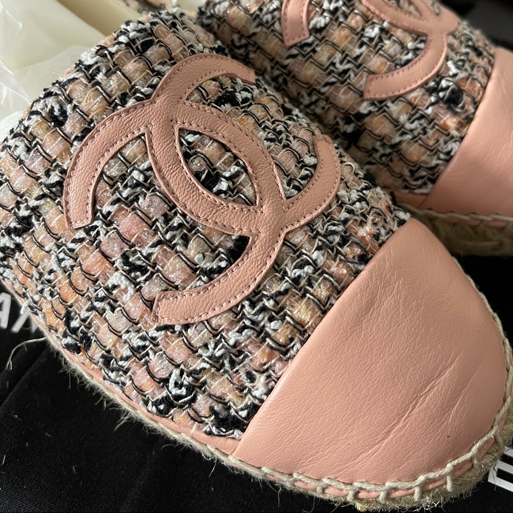 NEW Chanel 21S pink tweed espadrilles size 39 - Picture 7 of 8